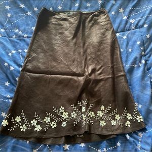 Brown maxi skirt with white shell embroidery
